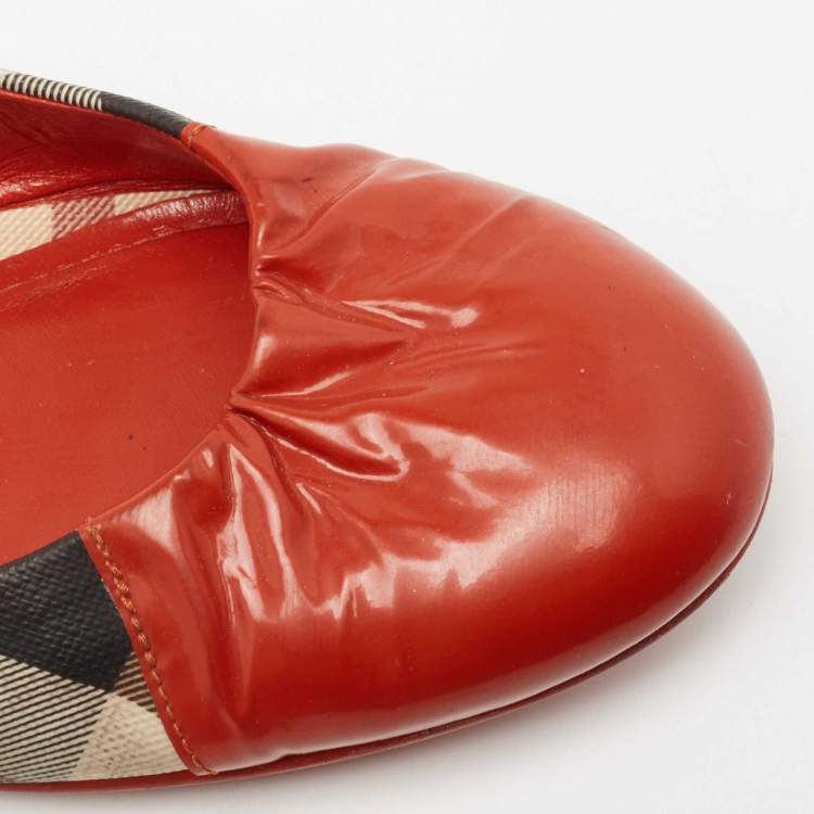 Pre Owned Burberry Red/Beige Patent Leather And Nova Check Ballet Flats Size 39