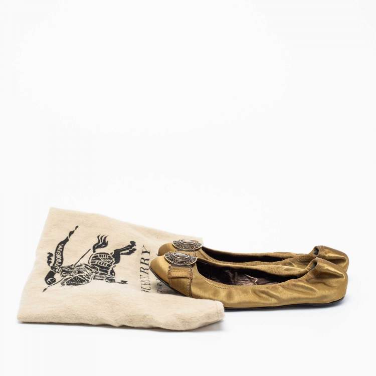 Pre Owned Burberry Gold Satin Medallion Scrunch Ballet Flats Size 37