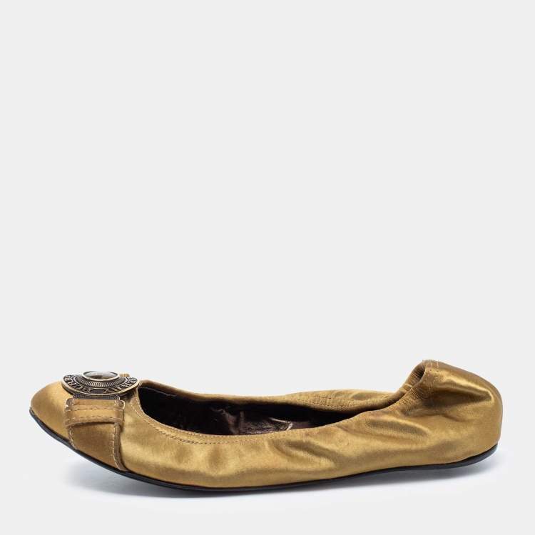 Pre Owned Burberry Gold Satin Medallion Scrunch Ballet Flats Size 37