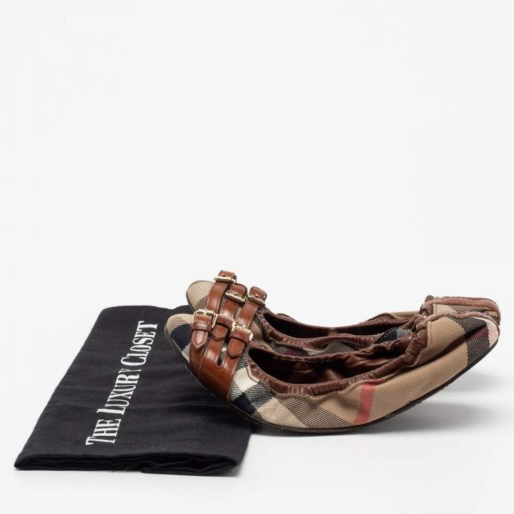 Pre Owned Burberry Novacheck Canvas and Leather Buckle Scrunch Ballet Flats Size 37.5