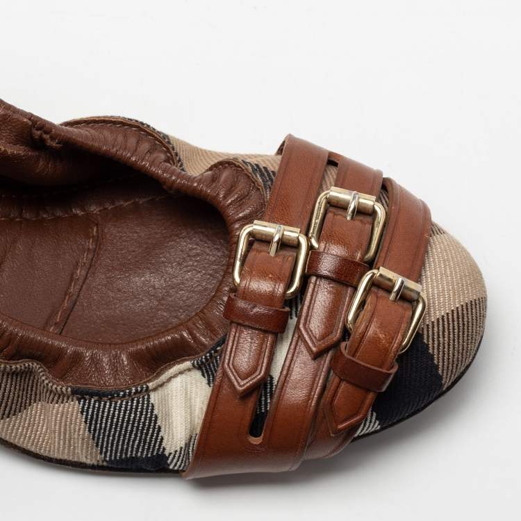 Pre Owned Burberry Novacheck Canvas and Leather Buckle Scrunch Ballet Flats Size 37.5