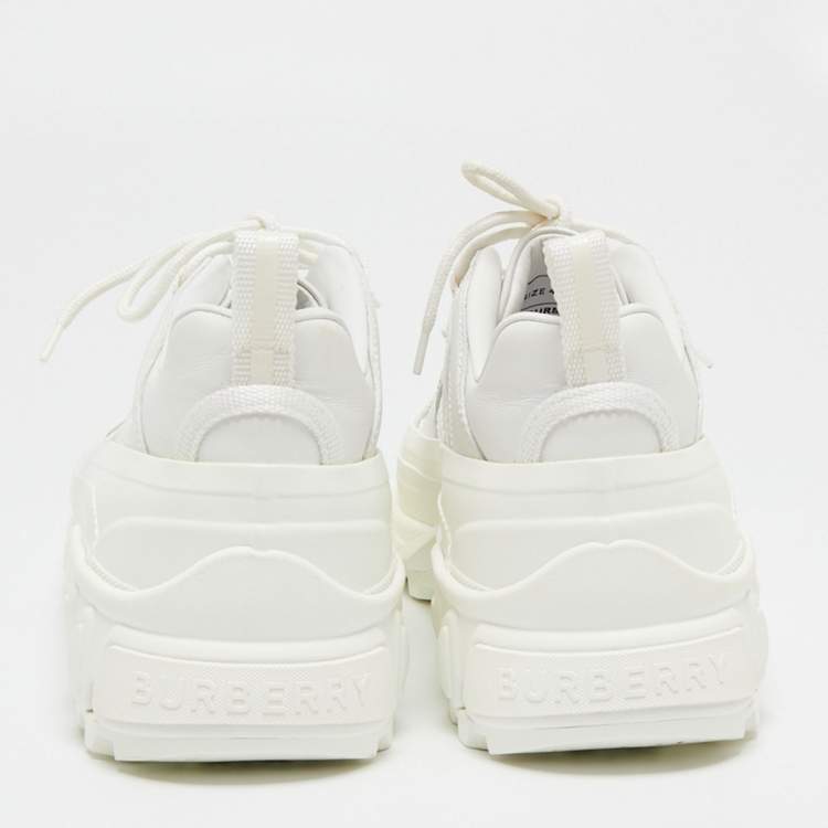 Pre Owned Burberry White Leather and Rubber Arthur Low-Top Sneakers Size 40