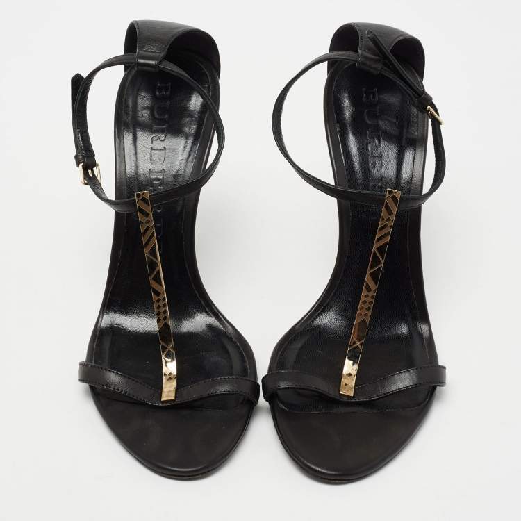 مملوكة مسبقًا Burberry Black Leather T Strap Sandals Size 39