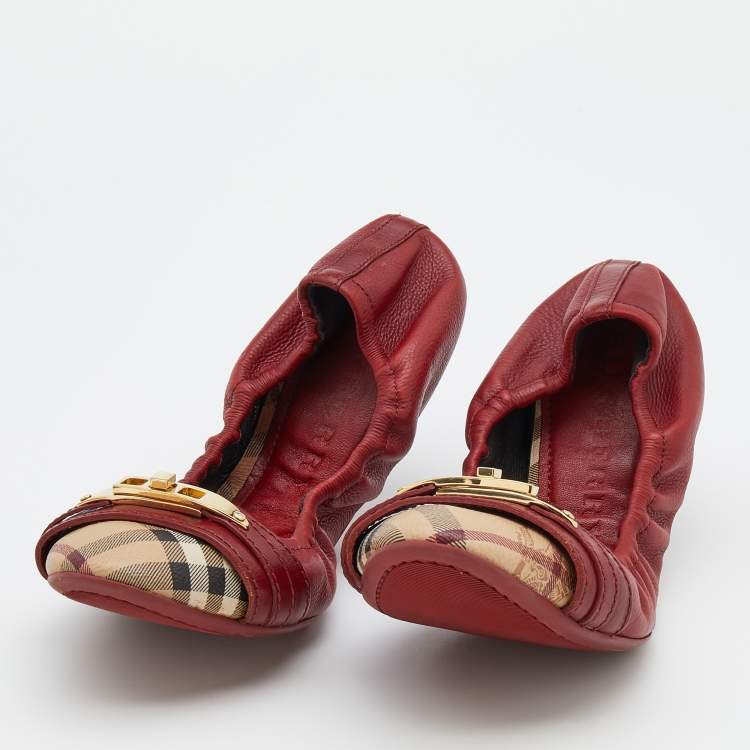 Pre Owned Burberry Red/Beige Leather And Haymarket Check Coated Canvas Scrunch Ballet Flats Size 41