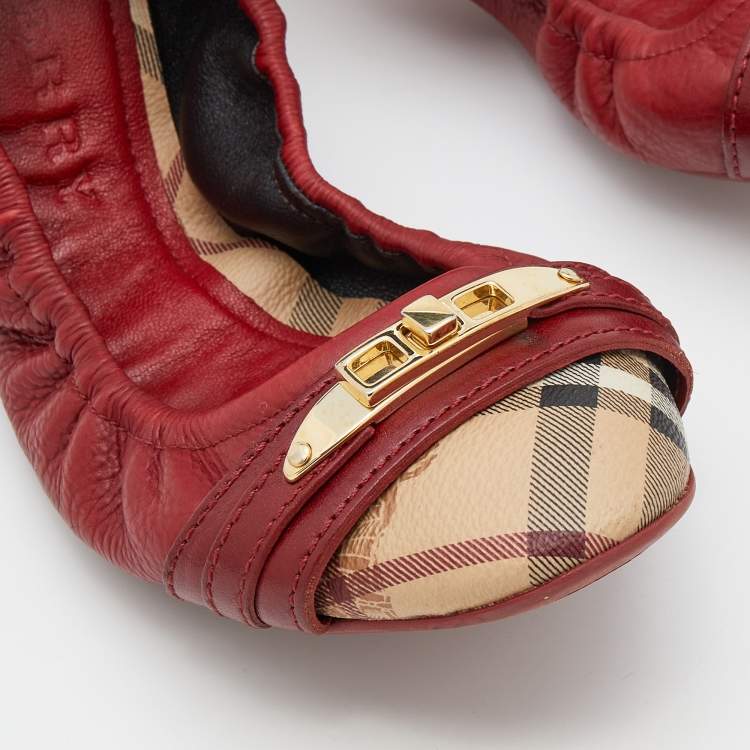 Pre Owned Burberry Red/Beige Leather And Haymarket Check Coated Canvas Scrunch Ballet Flats Size 41