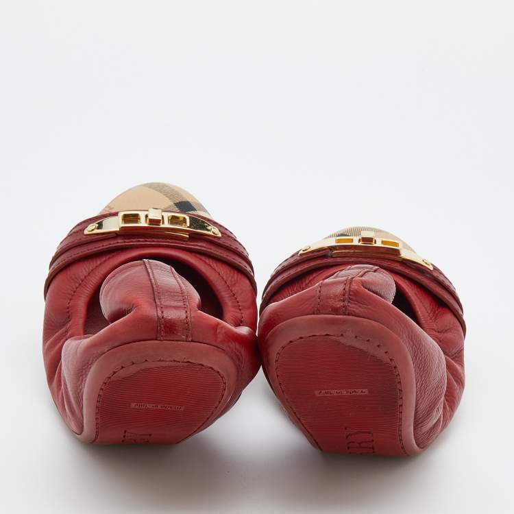 Pre Owned Burberry Red/Beige Leather And Haymarket Check Coated Canvas Scrunch Ballet Flats Size 41