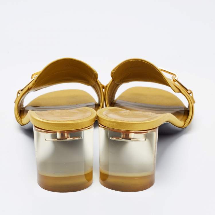 Pre Owned Burberry Mustard Satin Chain Link Accent Slide Sandals Size 39.5