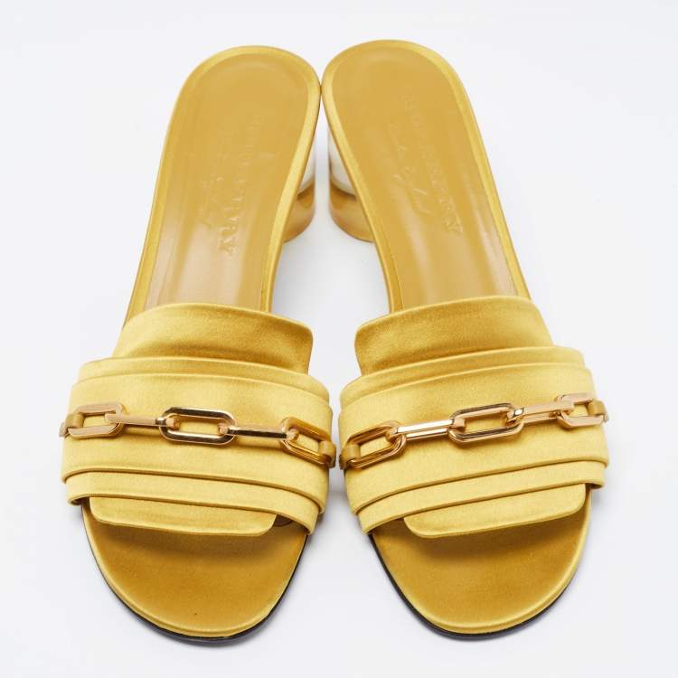 Pre Owned Burberry Mustard Satin Chain Link Accent Slide Sandals Size 39.5