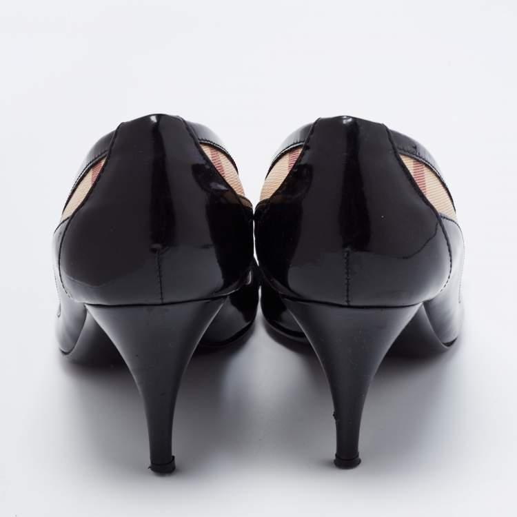 Pre Owned Burberry Black Nova Check Coated Canvas and Patent Leather Buckle Round Toe Pumps Size 38
