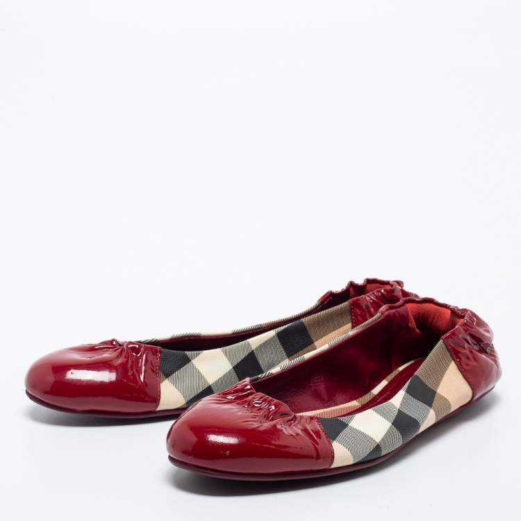 Pre Owned Burberry Red Patent Leather and Nova Check Canvas Scrunch Ballet Flats Size 38