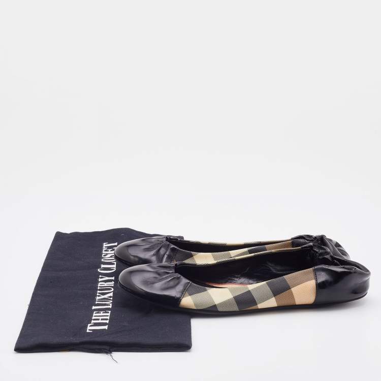 Pre Owned Burberry Beige/Black Nova Check PVC And Patent Leather Scrunch Ballet Flats Size 37