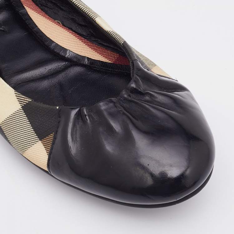 Pre Owned Burberry Beige/Black Nova Check PVC And Patent Leather Scrunch Ballet Flats Size 37