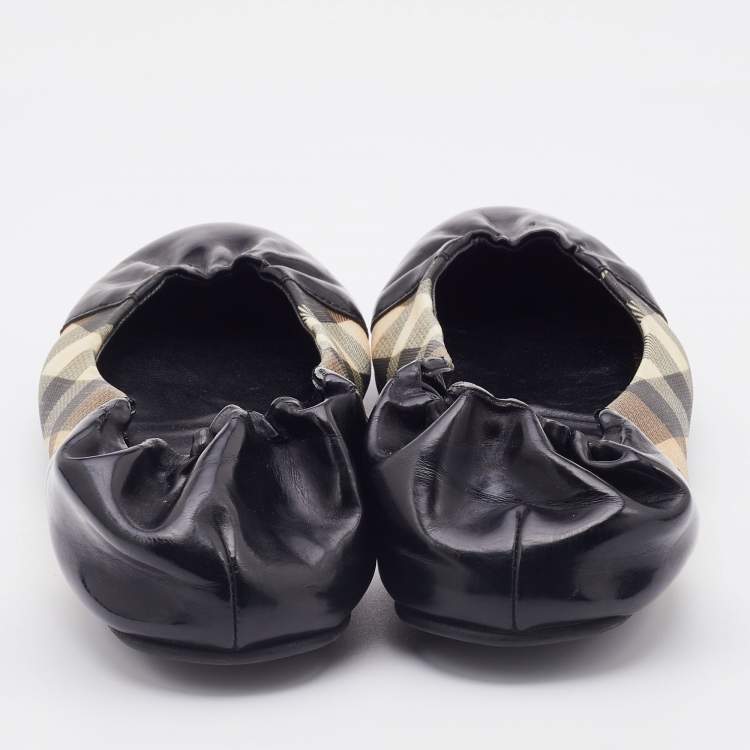 Pre Owned Burberry Beige/Black Nova Check PVC And Patent Leather Scrunch Ballet Flats Size 37