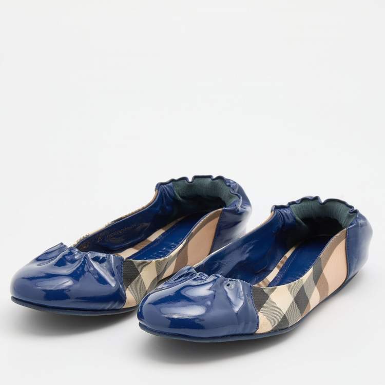 Pre Owned Burberry Blue/Beige Nova Check PVC and Patent Leather Scrunch Ballet Flats Size 40