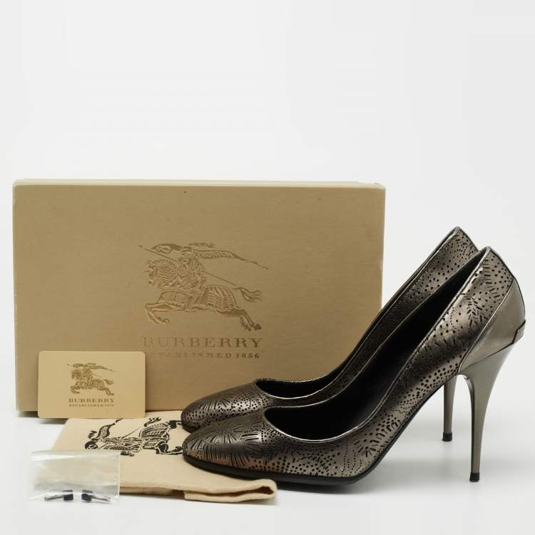 Pre Owned Burberry Metallic Grey Laser Cut Leather Pumps Size 40