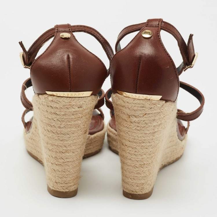 مملوكة مسبقًا Burberry Brown Leather Wedge Sandals Size 41
