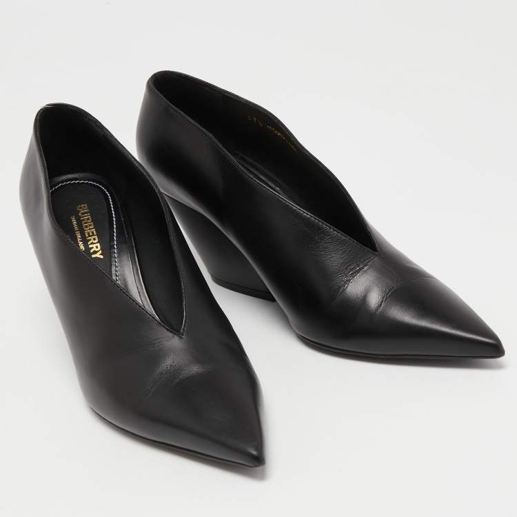 Pre Owned Burberry Black Leather Bierfield Pumps Size 37.5