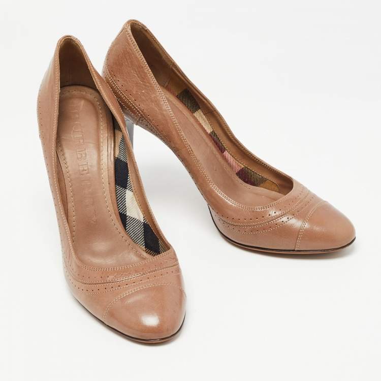 Pre Owned Burberry Brown Leather Round Toe Pumps Size 39