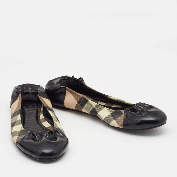 Pre Owned Burberry Black/Beige Nova Check Canvas and Leather Scrunch Ballet Flats Size 41