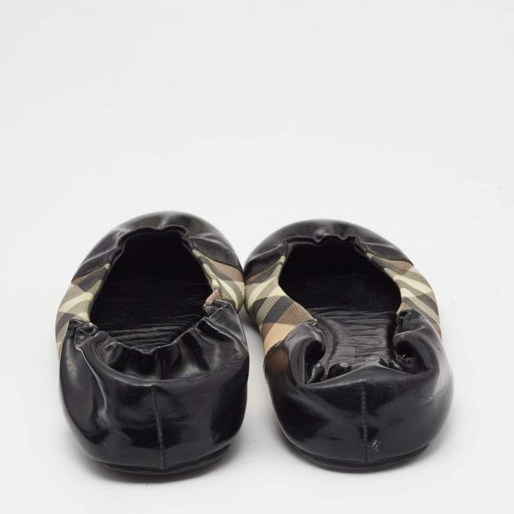 Pre Owned Burberry Black/Beige Nova Check Canvas and Leather Scrunch Ballet Flats Size 41