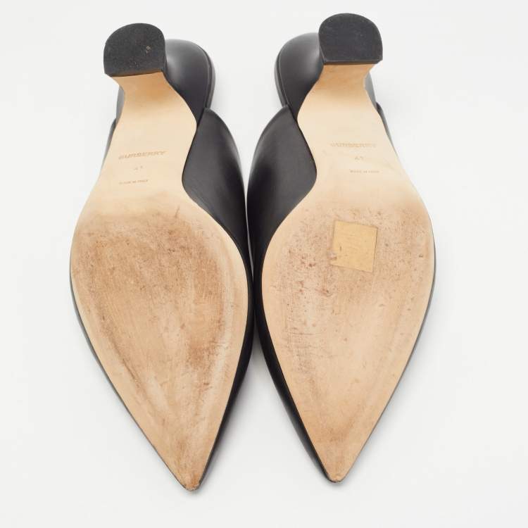مملوكة مسبقًا Burberry Black Leather Holme Mules Size 41