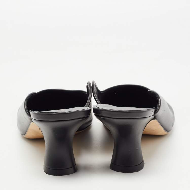 مملوكة مسبقًا Burberry Black Leather Holme Mules Size 41