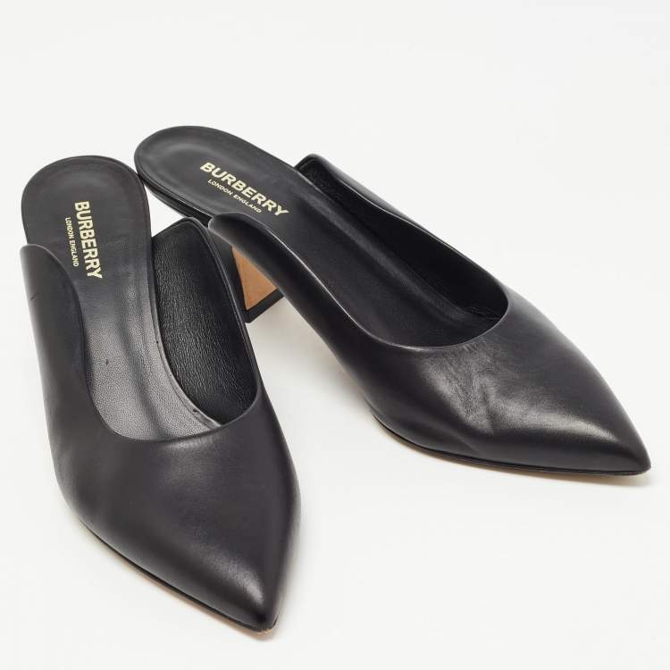 مملوكة مسبقًا Burberry Black Leather Holme Mules Size 41