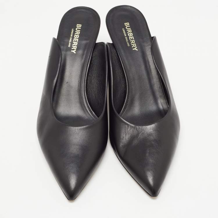 مملوكة مسبقًا Burberry Black Leather Holme Mules Size 41