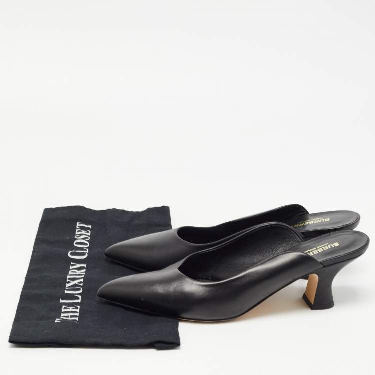 مملوكة مسبقًا Burberry Black Leather Holme Mules Size 41