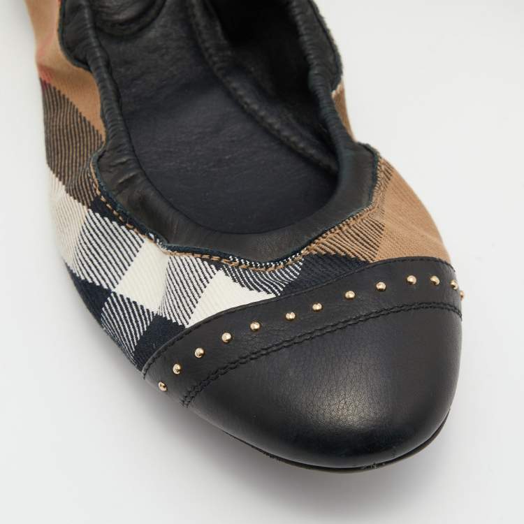 Pre Owned Burberry Black/Beige Nova Check Canvas and Leather Scrunch Ballet Flats Size 40