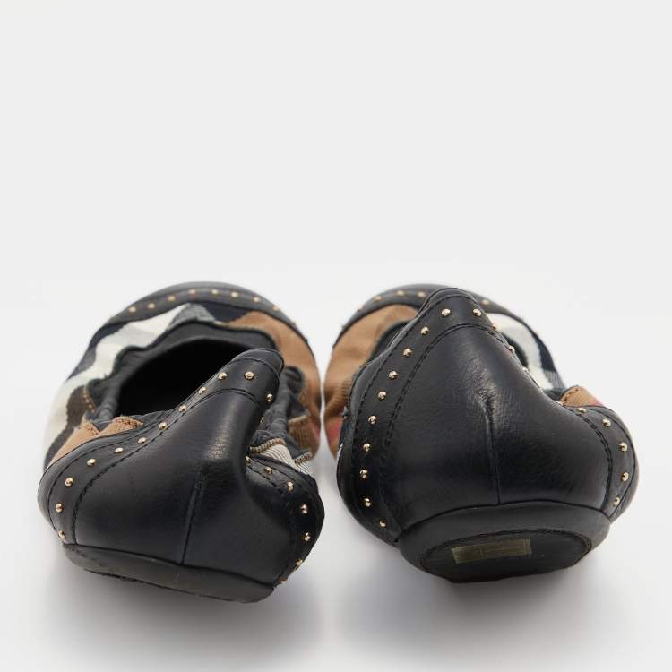 Pre Owned Burberry Black/Beige Nova Check Canvas and Leather Scrunch Ballet Flats Size 40