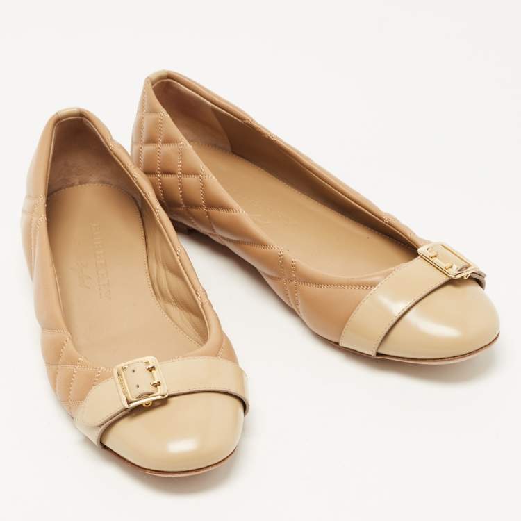 Pre Owned Burberry Two Tone Quilted Leather Buckle Ballet Flats Size 37.5