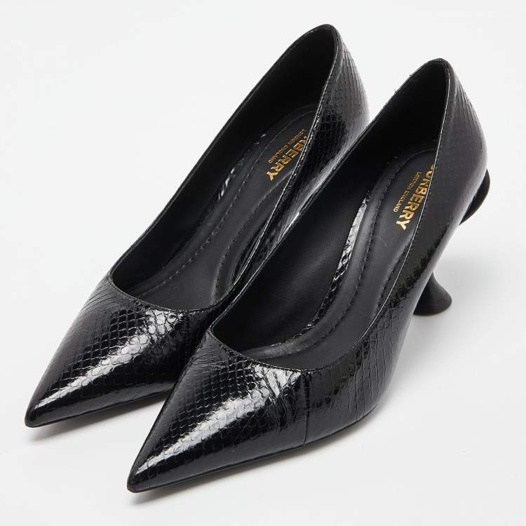 Pre Owned  Burberry Black Watersnake Leather Pointed Toe Wellton Pumps Size 38