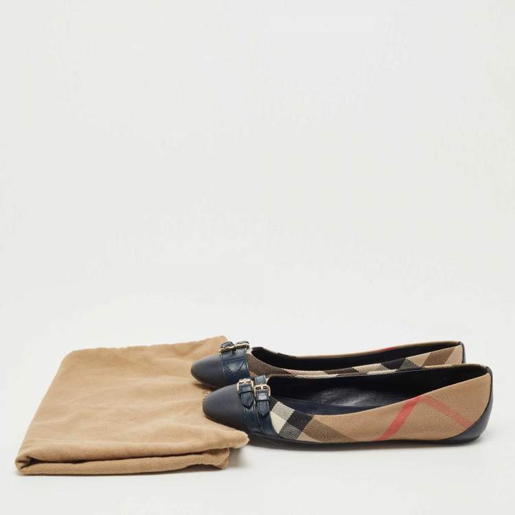 Pre Owned Burberry Beige/Navy Blue Canvas and Leather Buckle Ballet Flats Size 39
