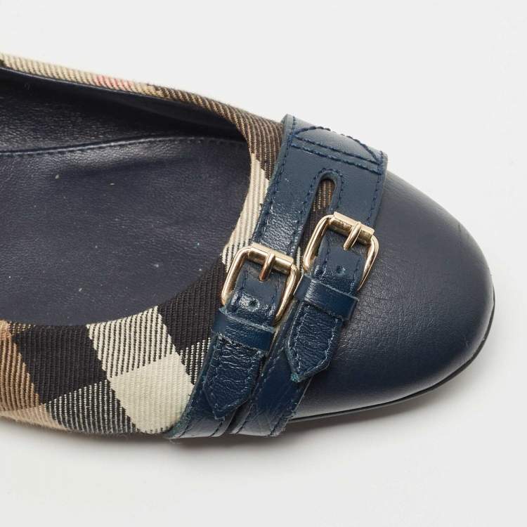 Pre Owned Burberry Beige/Navy Blue Canvas and Leather Buckle Ballet Flats Size 39