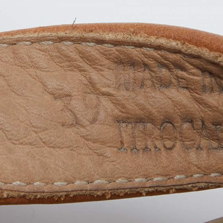 Pre Owned Burberry Brown/Beige Leather and Check Canvas Thong Flats Size 39