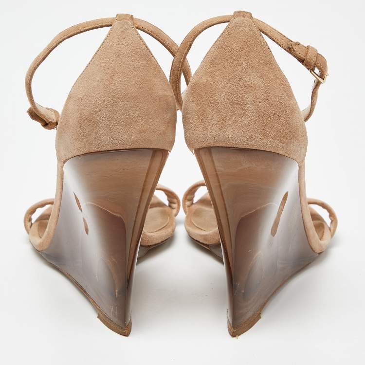 مملوكة مسبقًا Burberry Prorsum Beige Suede Leyburn Lucite Wedge Sandals Size 38