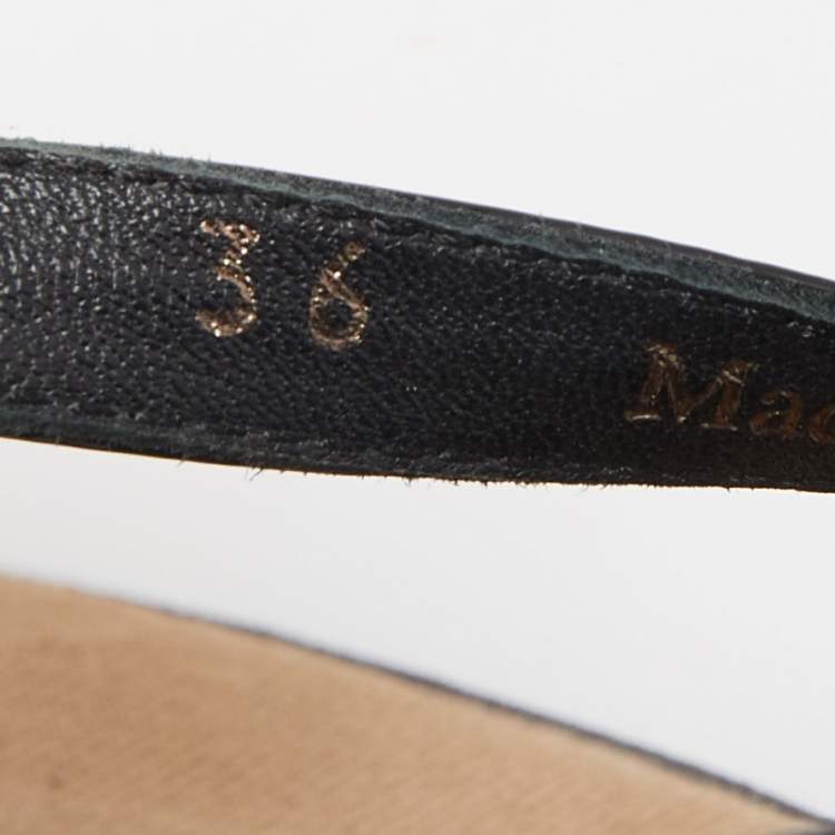 مملوكة مسبقًا Burberry Black Patent Leather Thong Flat Sandals Size 36