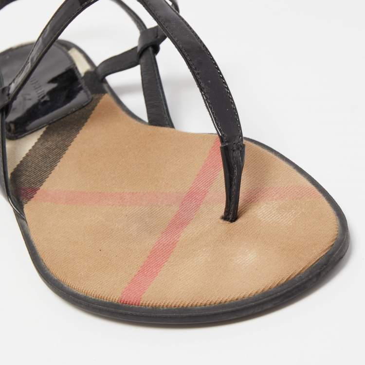 مملوكة مسبقًا Burberry Black Patent Leather Thong Flat Sandals Size 36