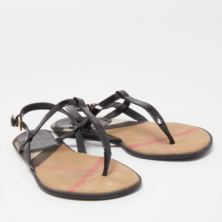 مملوكة مسبقًا Burberry Black Patent Leather Thong Flat Sandals Size 36