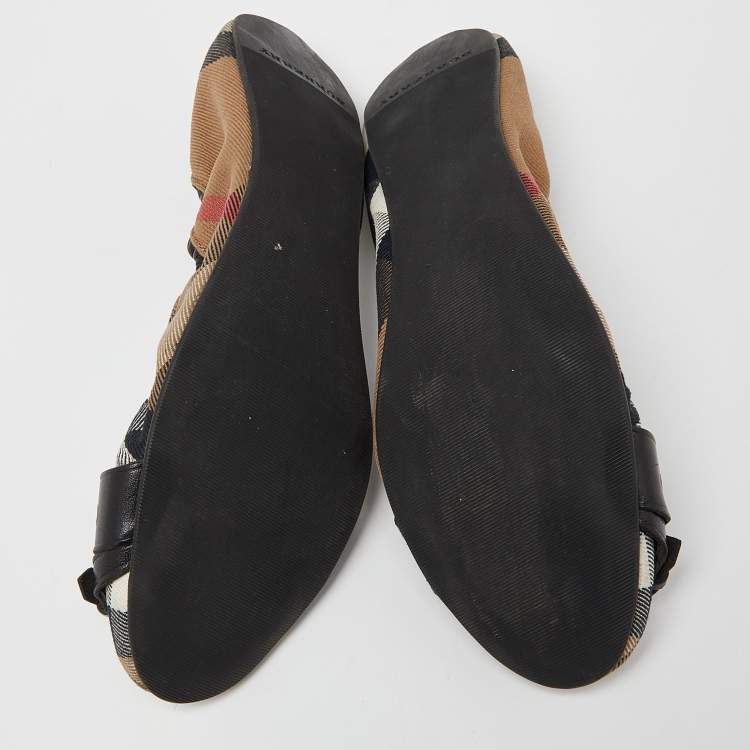 Pre Owned Burberry Beige/Black Novacheck Canvas and Leather Buckle Scrunch Ballet Flats Size 40