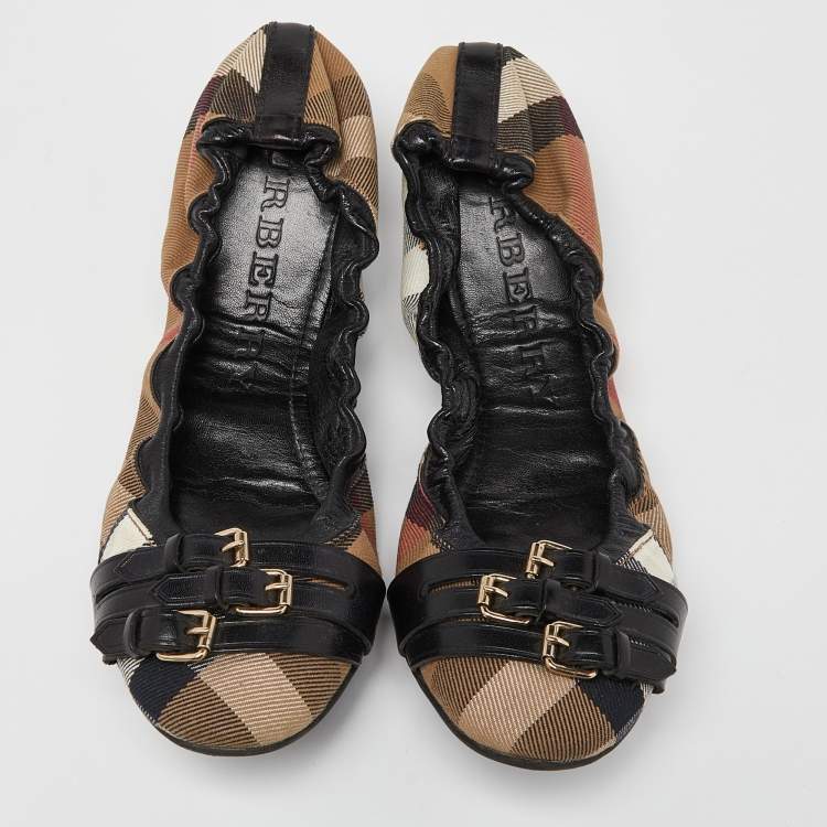 Pre Owned Burberry Beige/Black Novacheck Canvas and Leather Buckle Scrunch Ballet Flats Size 40