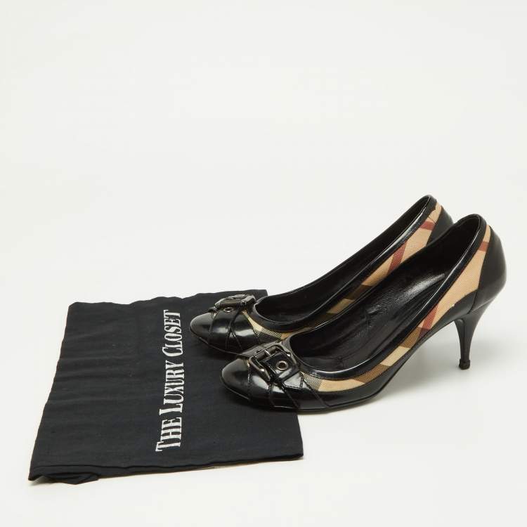 Pre Owned Burberry Black Patent Leather and Nova Check Canvas Buckle Detail Pumps Size 39