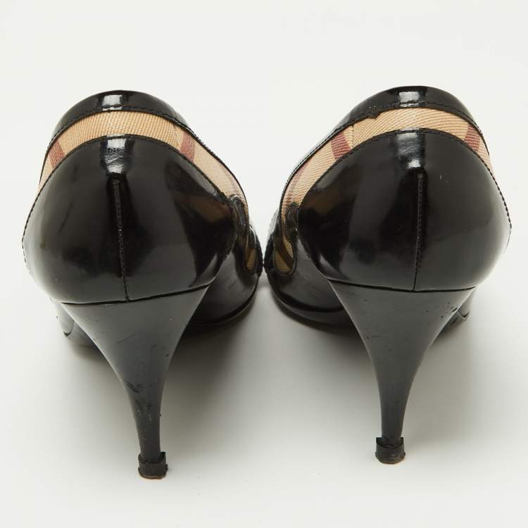 Pre Owned Burberry Black Patent Leather and Nova Check Canvas Buckle Detail Pumps Size 39