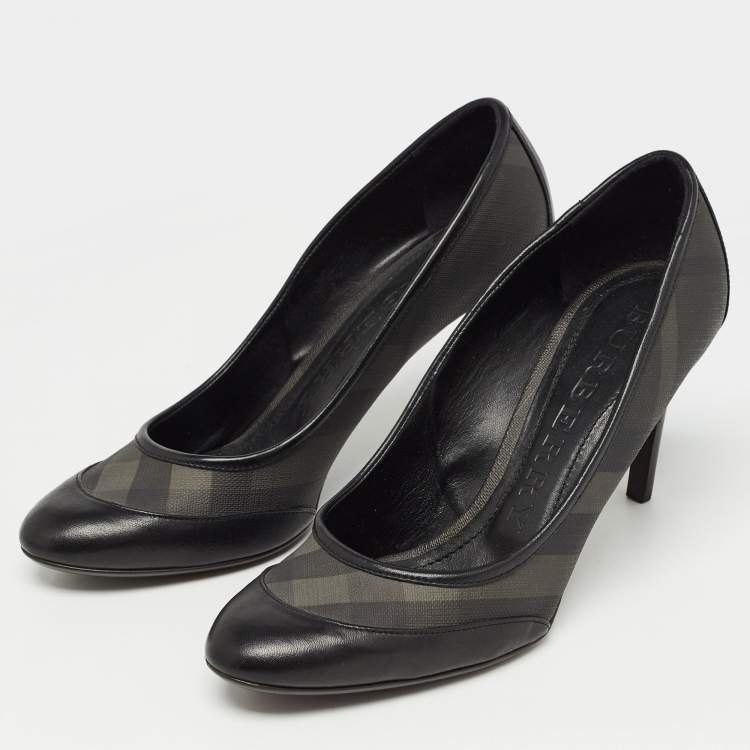 Pre Owned Burberry Black Check Canvas and Leather Round Toe  Pumps Size 39
