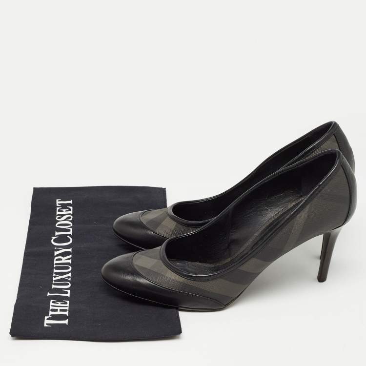 Pre Owned Burberry Black Check Canvas and Leather Round Toe  Pumps Size 39