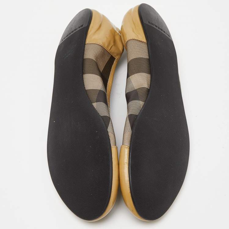 Pre Owned Burberry Beige Patent Leather and Nova Check Coated Canvas Scrunch Ballet Flats Size 39