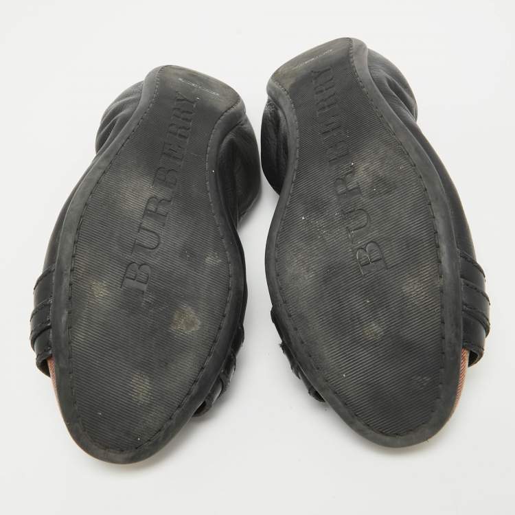 Pre Owned Burberry Black /Beige House Check Canvas and Leather Ballet Flats Size 35