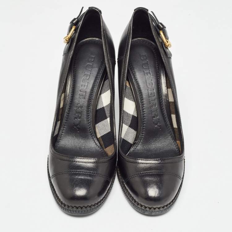 Pre Owned Burberry Black Leather Buckle Detail Pumps Size 38