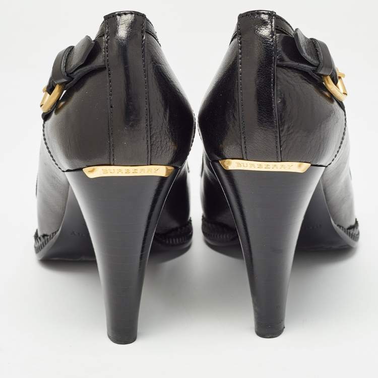 Pre Owned Burberry Black Leather Buckle Detail Pumps Size 38
